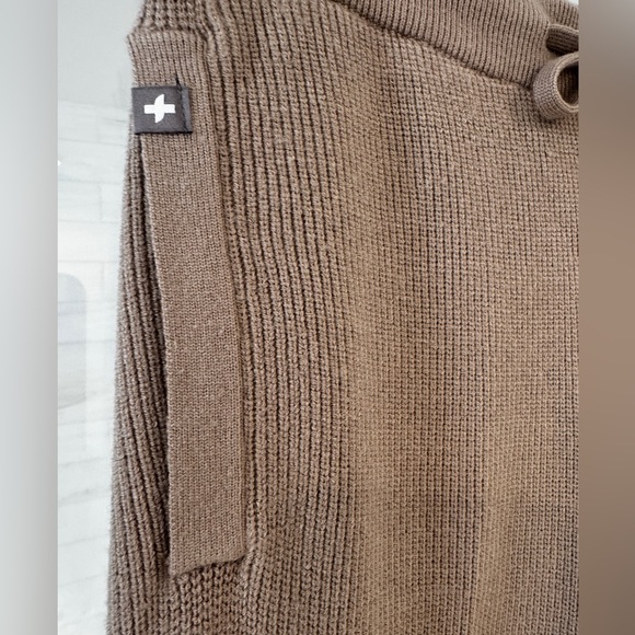 FIGS Women's Beige /Brown Knit Pants Set - Picture 5 of 10